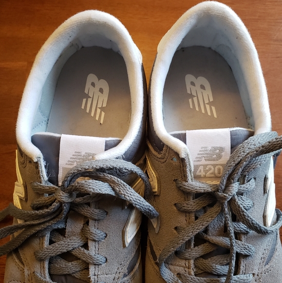 Women's New Balance shoes - Picture 2 of 5